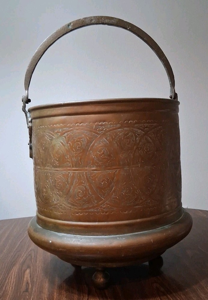 ANTIQUE BRASS FOOTED PLANTER CONTAINER ETCHED HANDLE 15½” STATEMENT PC DECOR XXL
