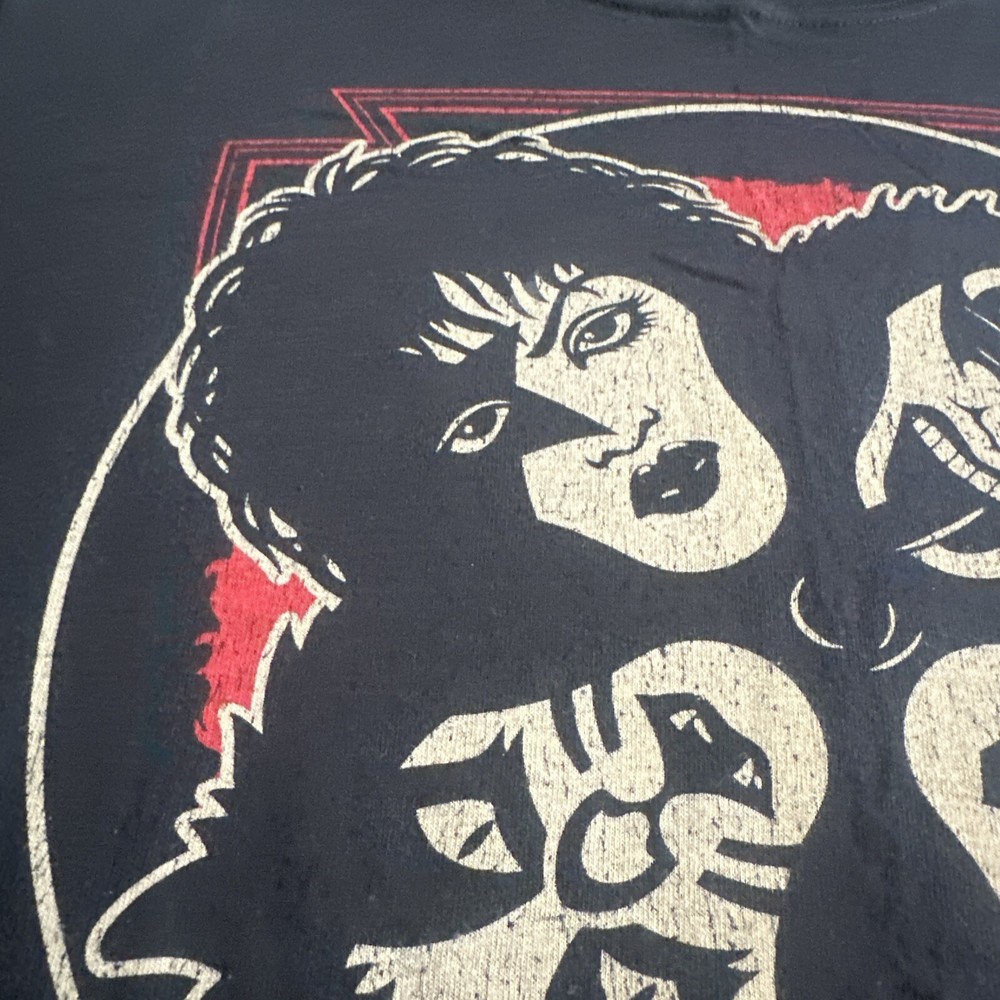 KISS SHIRT PRE-OWENED SIZE M VINTAGE ROCK AND ROLL OVER
