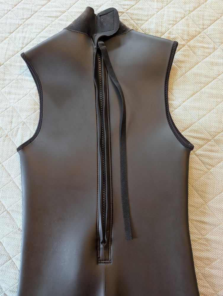 Performance Medium Wetsuit Dive Surf Black Sleeveless Shorty Front Zip