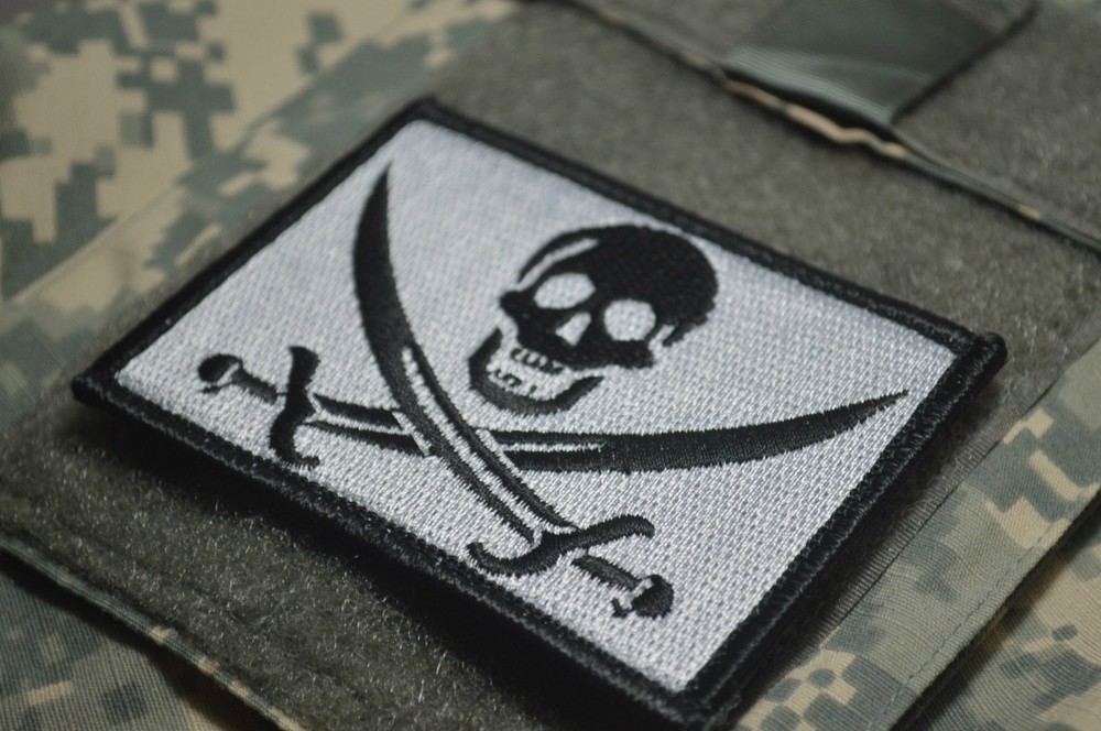 DAESH BASHER JSOC USMC GHOST RECON 2-PC: TRUNK MONKEY BRIEF+ PLASTIC BAGGAGE TAG