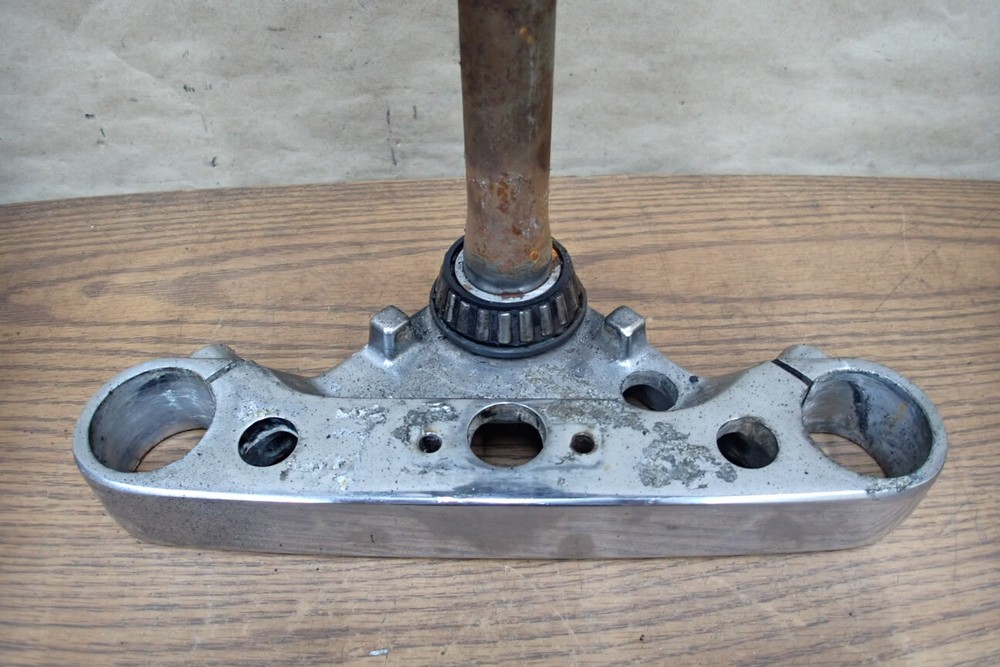 1995 SUZUKI VS1400 INTRUDER TRIPLE TREE STEERING STEM