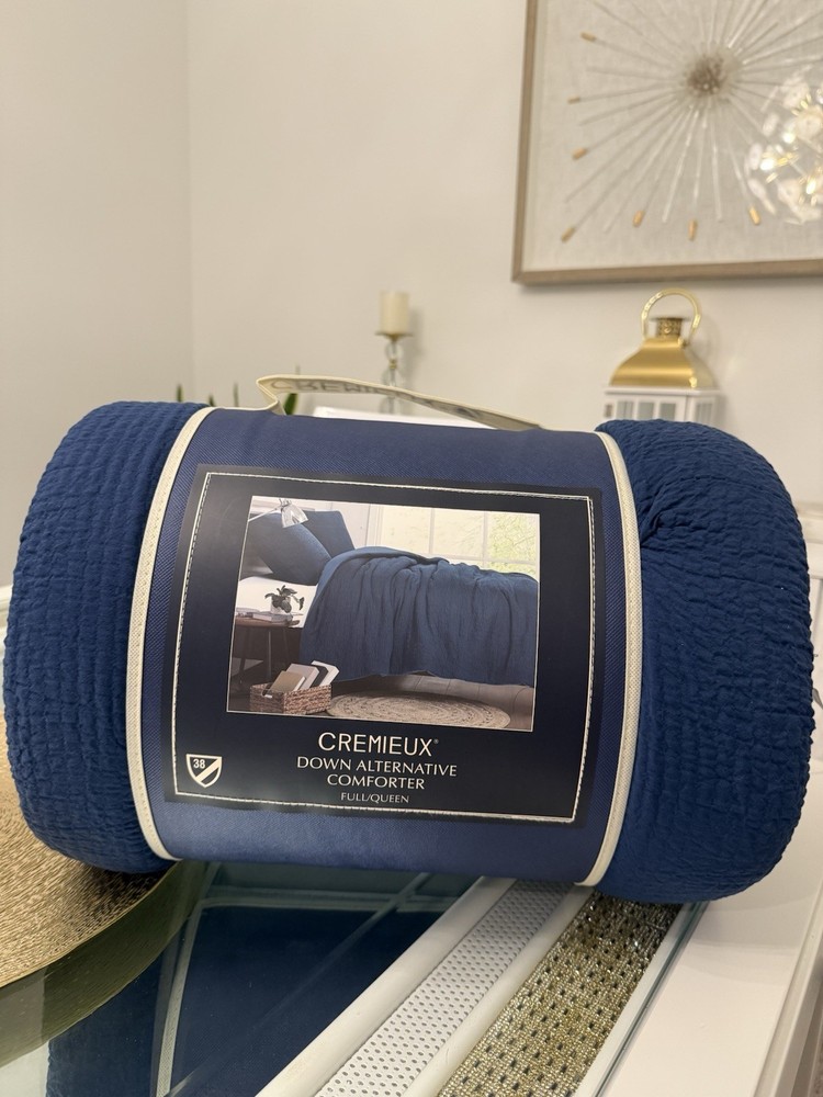CREMIEX Down Alternative Comforter Full/Queen  Navy NWT $ 119.00