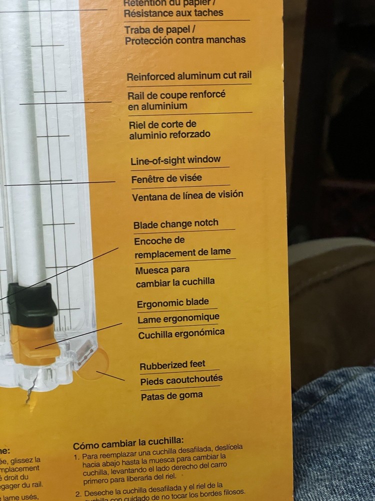 Fiskars SureCut Deluxe Paper Trimmer 12"