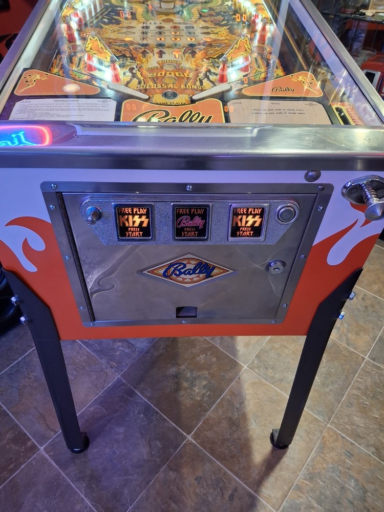 BALLY KISS PINBALL MACHINE