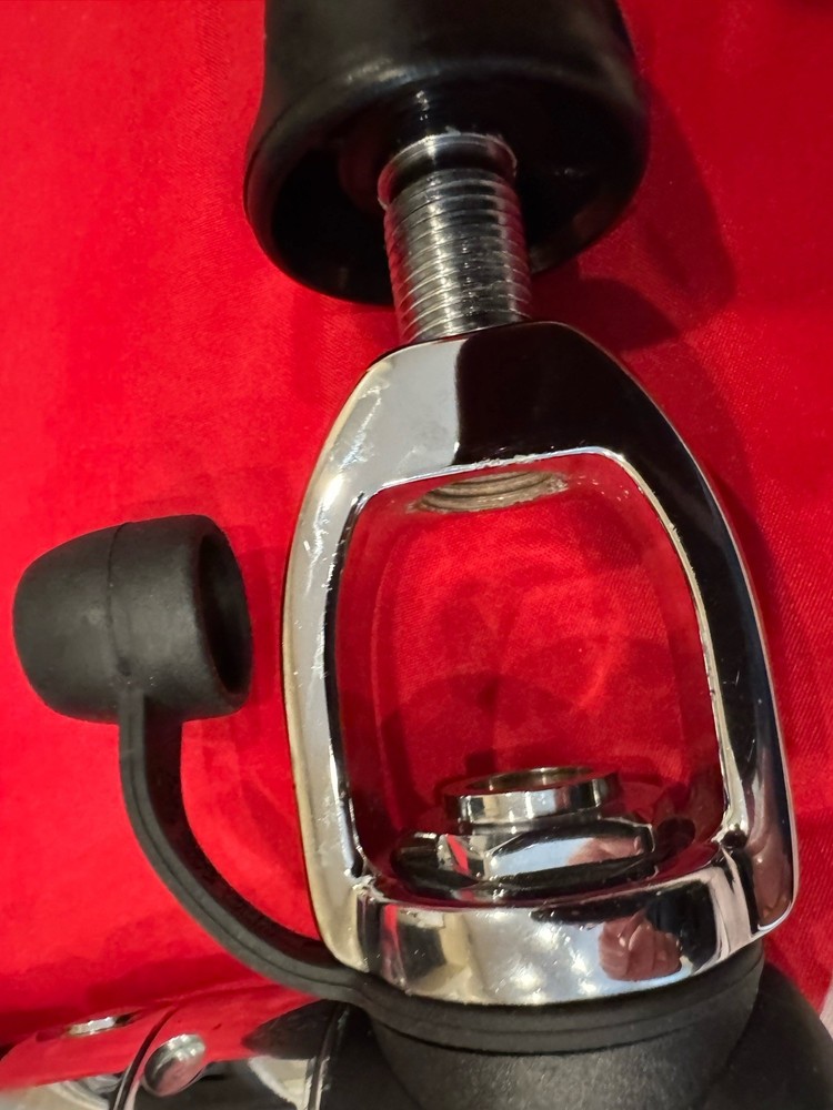 ATOMIC AQUATICS B2 SOLID BLACK EDITION REGULATOR LOOKS LIKE NEVER WET!