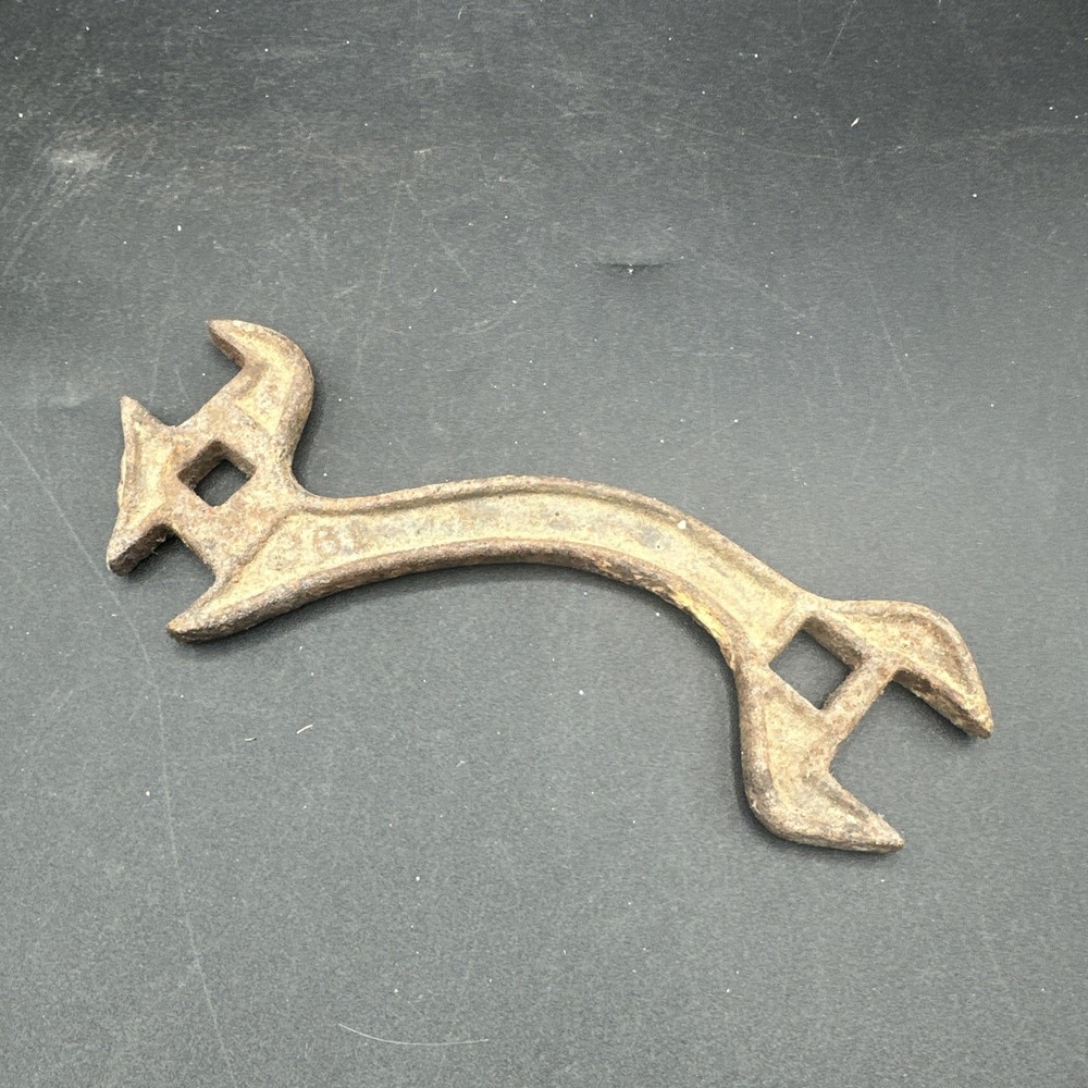 Antique John Deere Farm Implement Wrench Rusty Vintage Tractor Tool