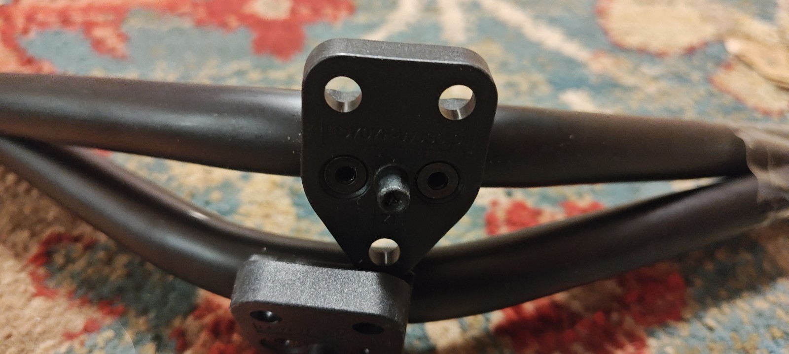 Tv ONN 65" Roku Stand Feet 100012587