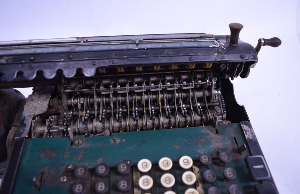 Antique Monroe Manual Step Drum High-Speed Calculating Machine