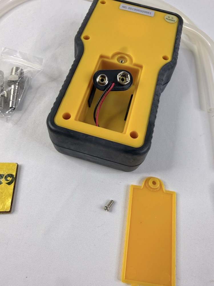 UEi EM152 Dual Differential Digital Manometer with nice Case NIB