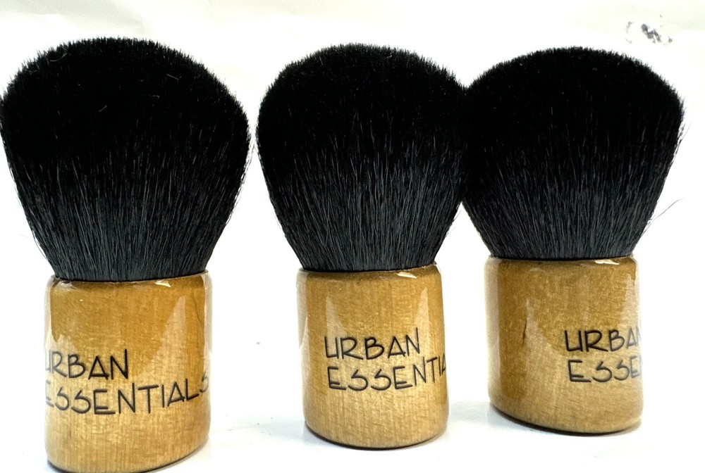 3 urban essentials makeup brushes