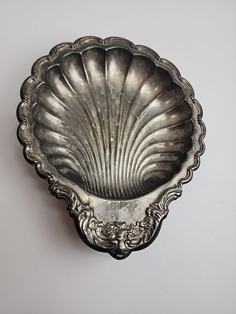 Pair Of Leonard Vintage Silver-plate Clam Shells 6"