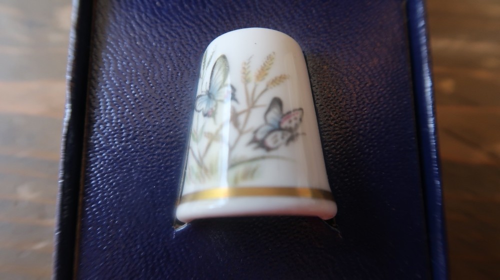 Royal Winchester Butterfly Thimble