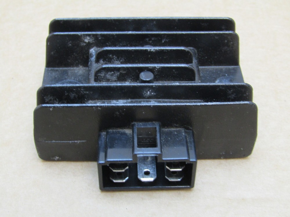 Keeway RKF125 E4 2020 6,669 miles regulator rectifier (11673)