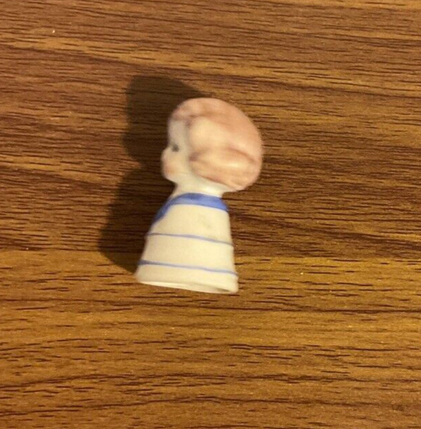 Vtg Enesco's Bisque Thimble - signed