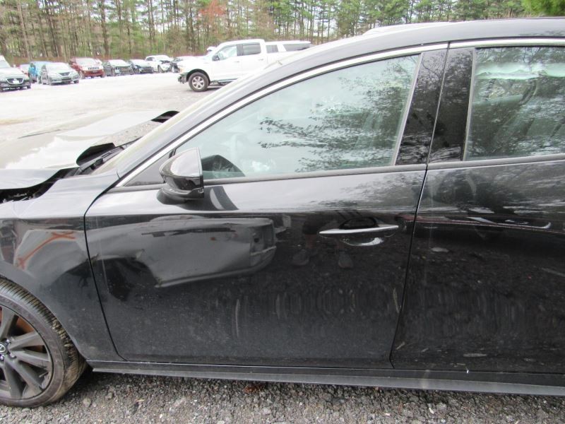 3 2023 Glove Box 964438