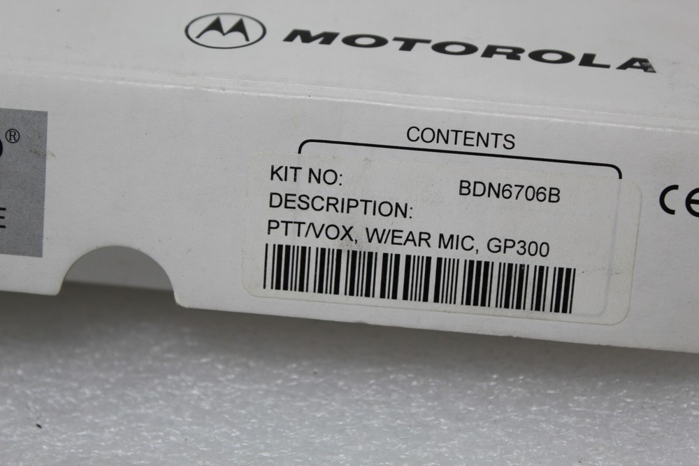 NEW Motorola BDN6706B Voiceducer Two Comm Dev w/ Ear Mic