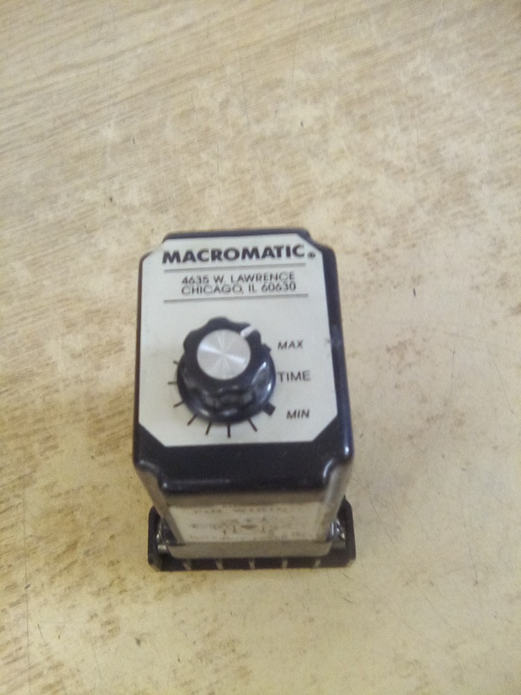 Macromatic SS-51623-10B Relay W/Socket 600434-8S