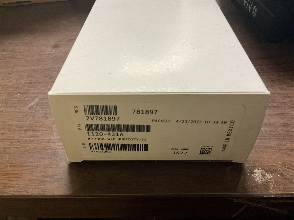 CARRIER / CLIMATE MASTER 2V781897 1120-431A PROGRAMMABLE THERMOSTAT