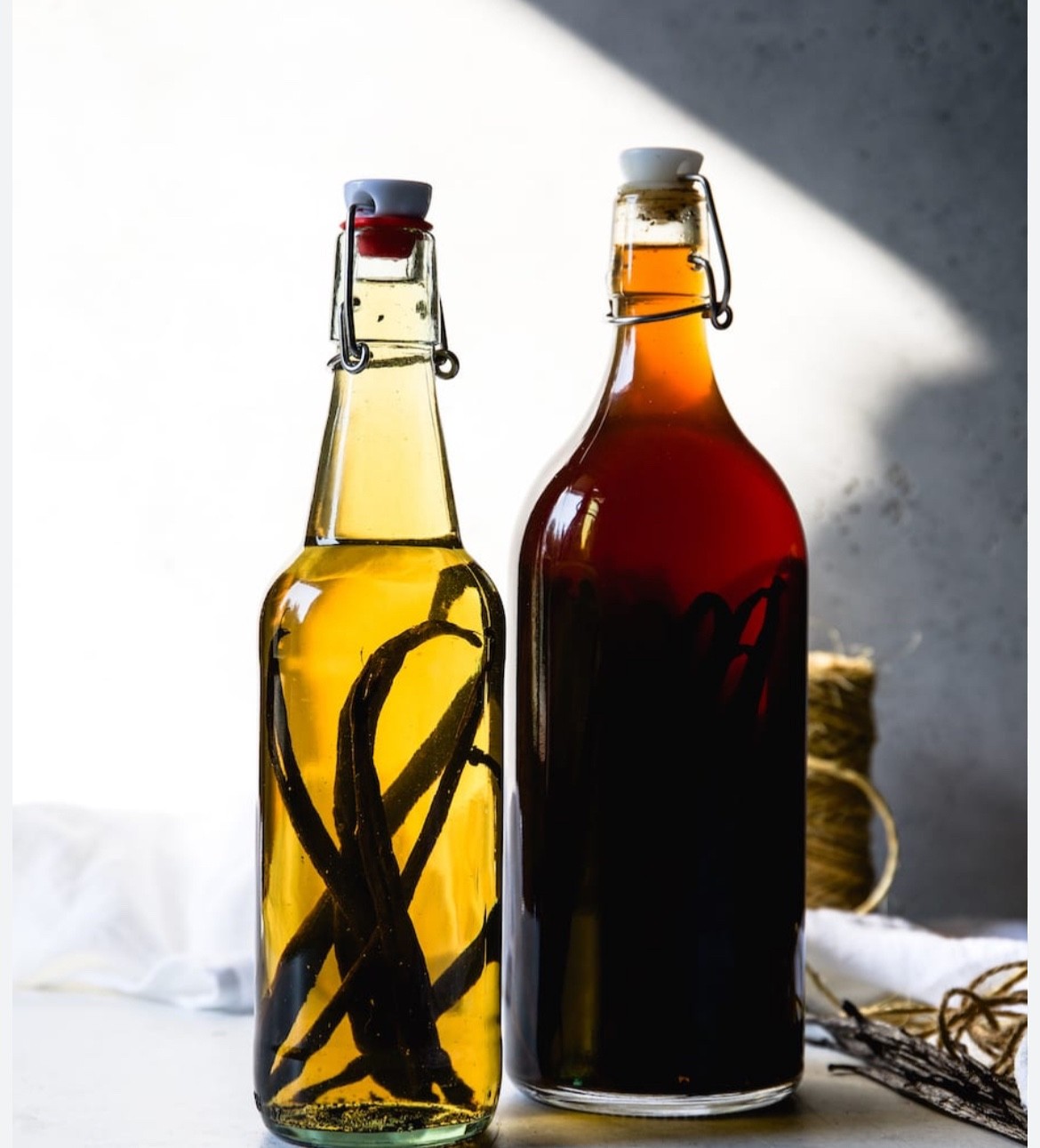 Organic vanilla beans, Grade A. Plump, moist with 30-35% moisture content