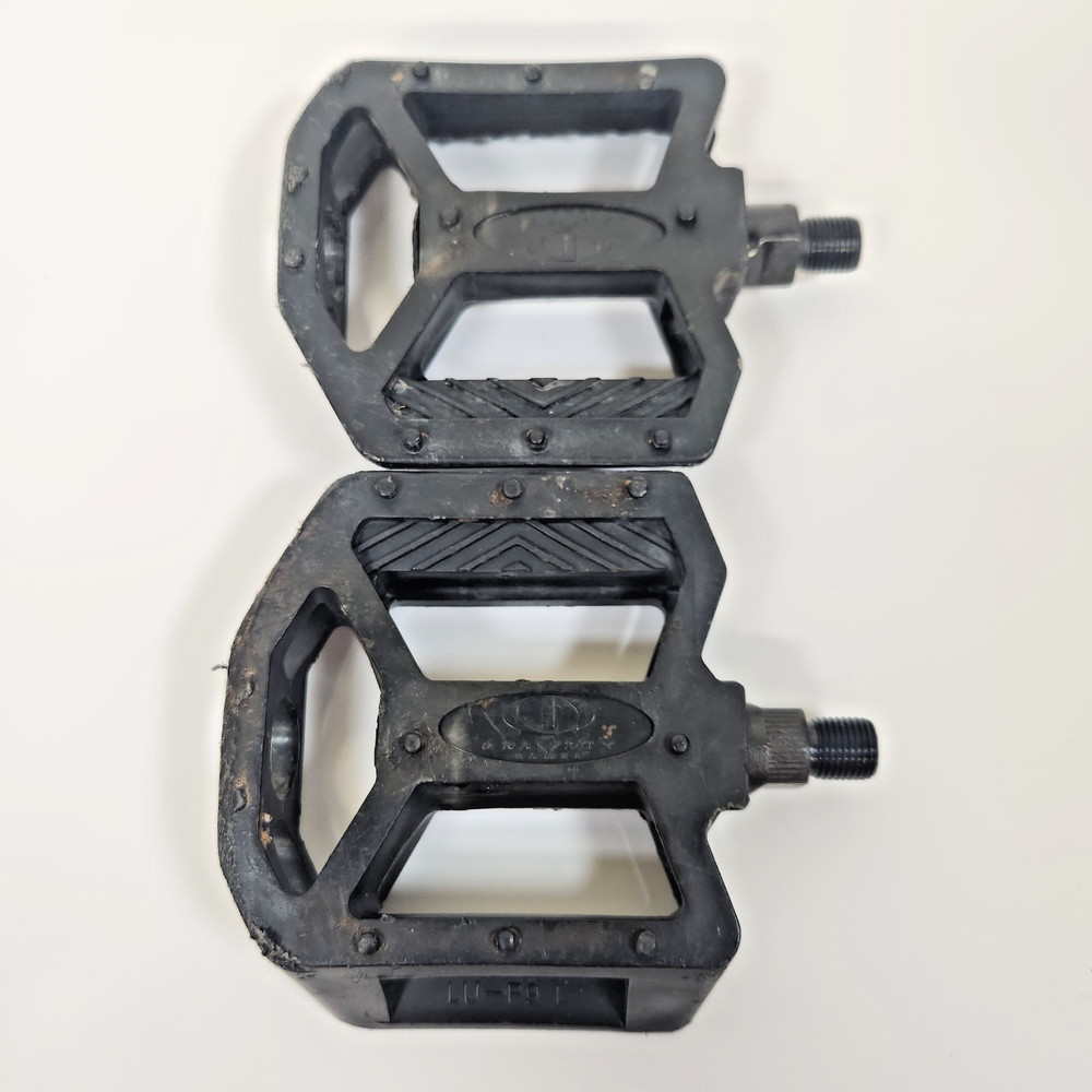 Gravity Games FS360 1/2" platform pedal set