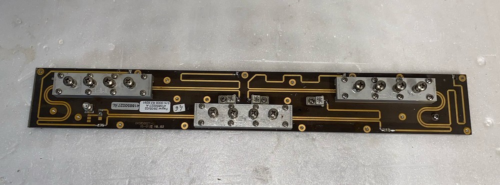 4 WAY UHF COUPLER / SPLITTER / 400-900 Mhz -6 Db SMA connectors