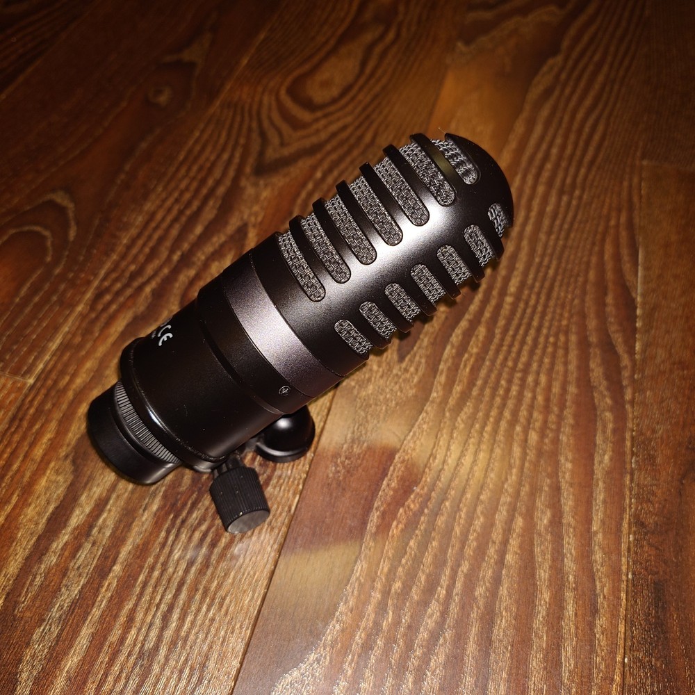 Yamaha YCM01 condenser microphone