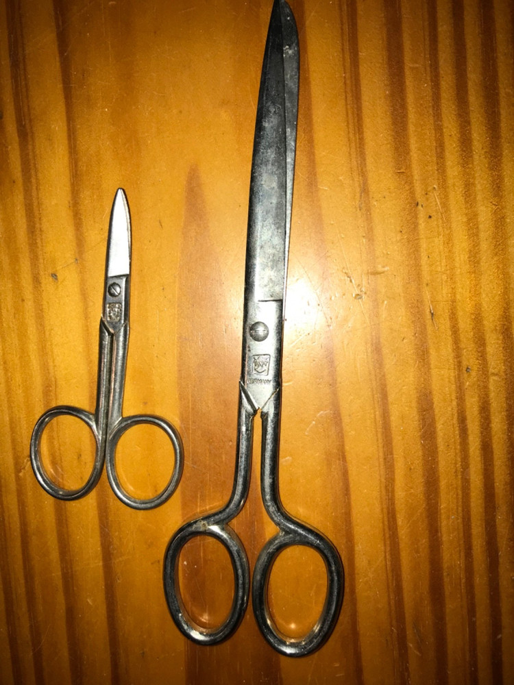5 Vintage Sewing Scissors