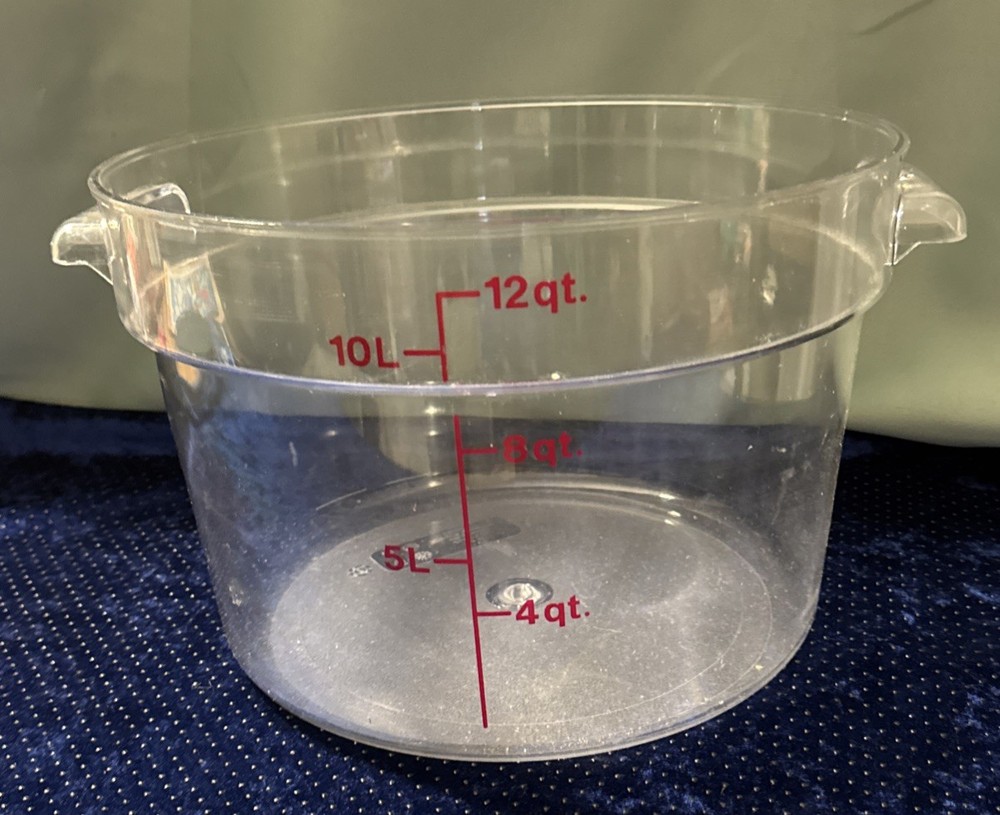 Round Cambro 12qt Translucent NSF ￼