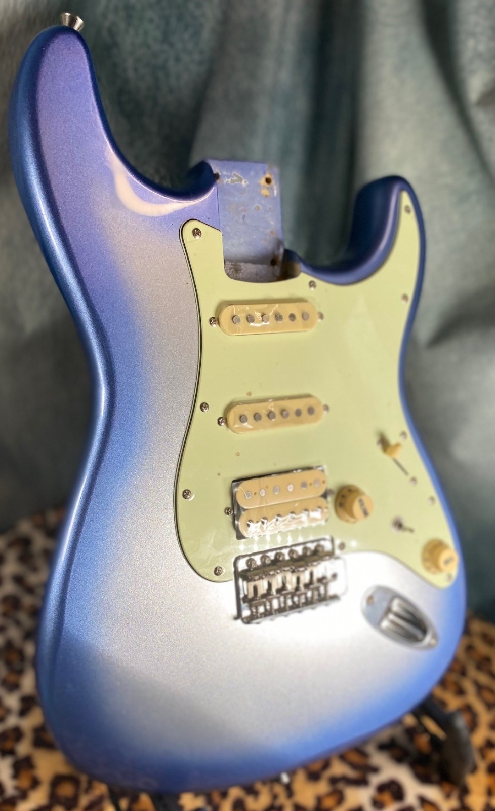 Metalic Skyburst Loaded Stratocaster Alder Fender Replacement Body. +Neck Plate