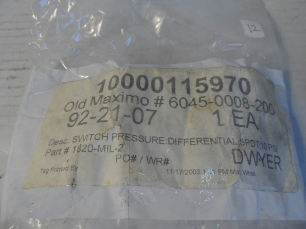 Dwyer 1820-2 Pressure Differential Switch SPDT 10 PSI