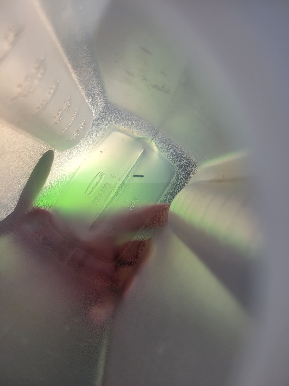 Vintage Rubbermaid 2 Quart 64 Oz Servin Saver Drink/Beverage Pitcher/Bottle 2468