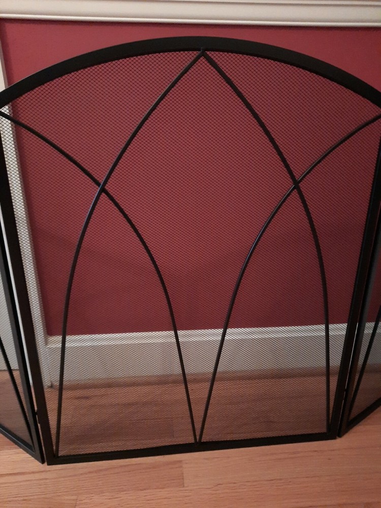 EUC Pleasant Hearth 959 Black Arched 3-Panel Fireplace Screen