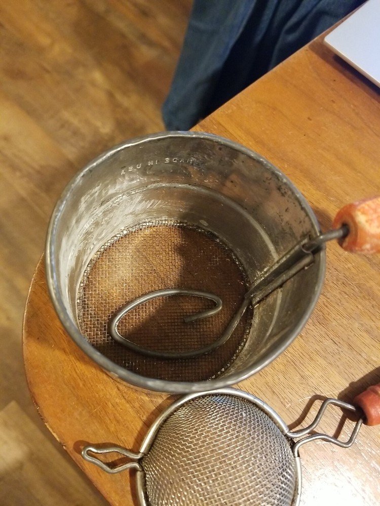2 Red Handle Kitchen Utensils