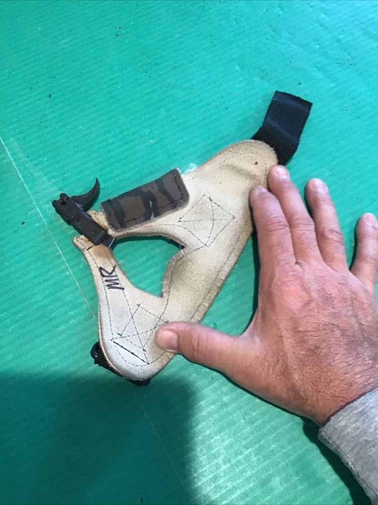 WINN FREE FLIGHT QUICK TRIGGER RIGHT HAND BOW RELEASE Old School Tree Bark Camo