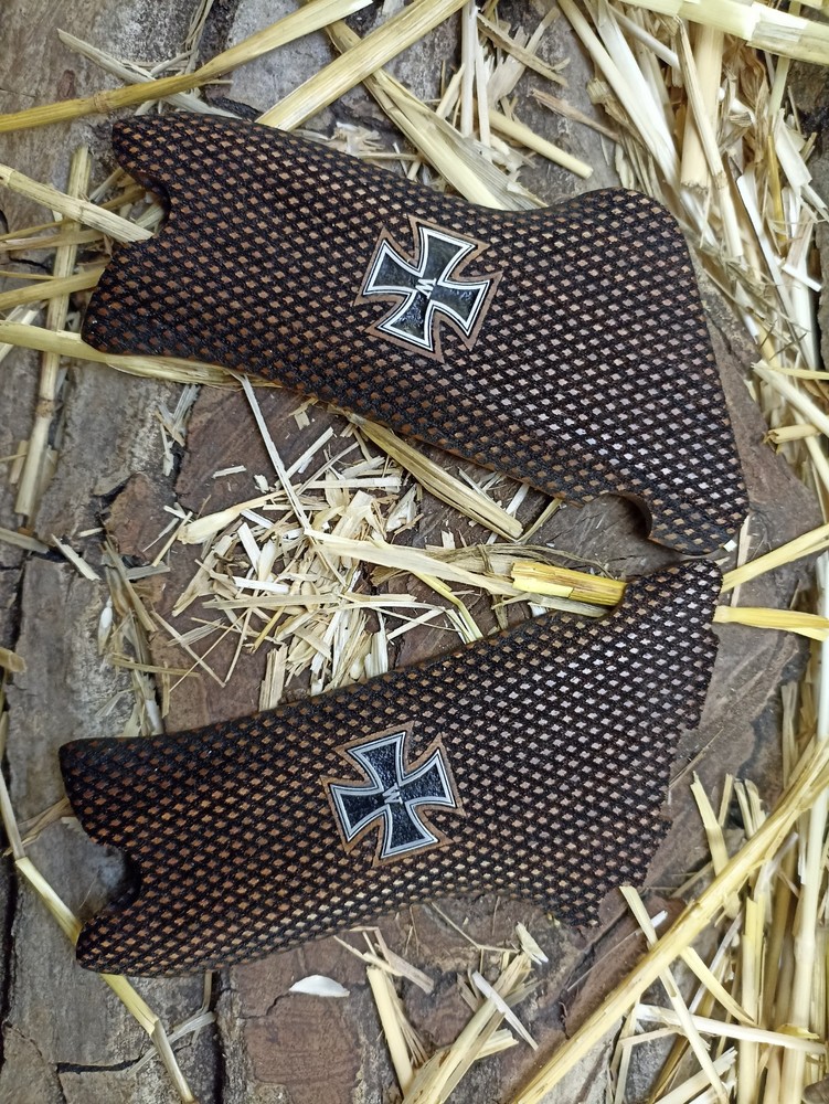 Luger P08 grips