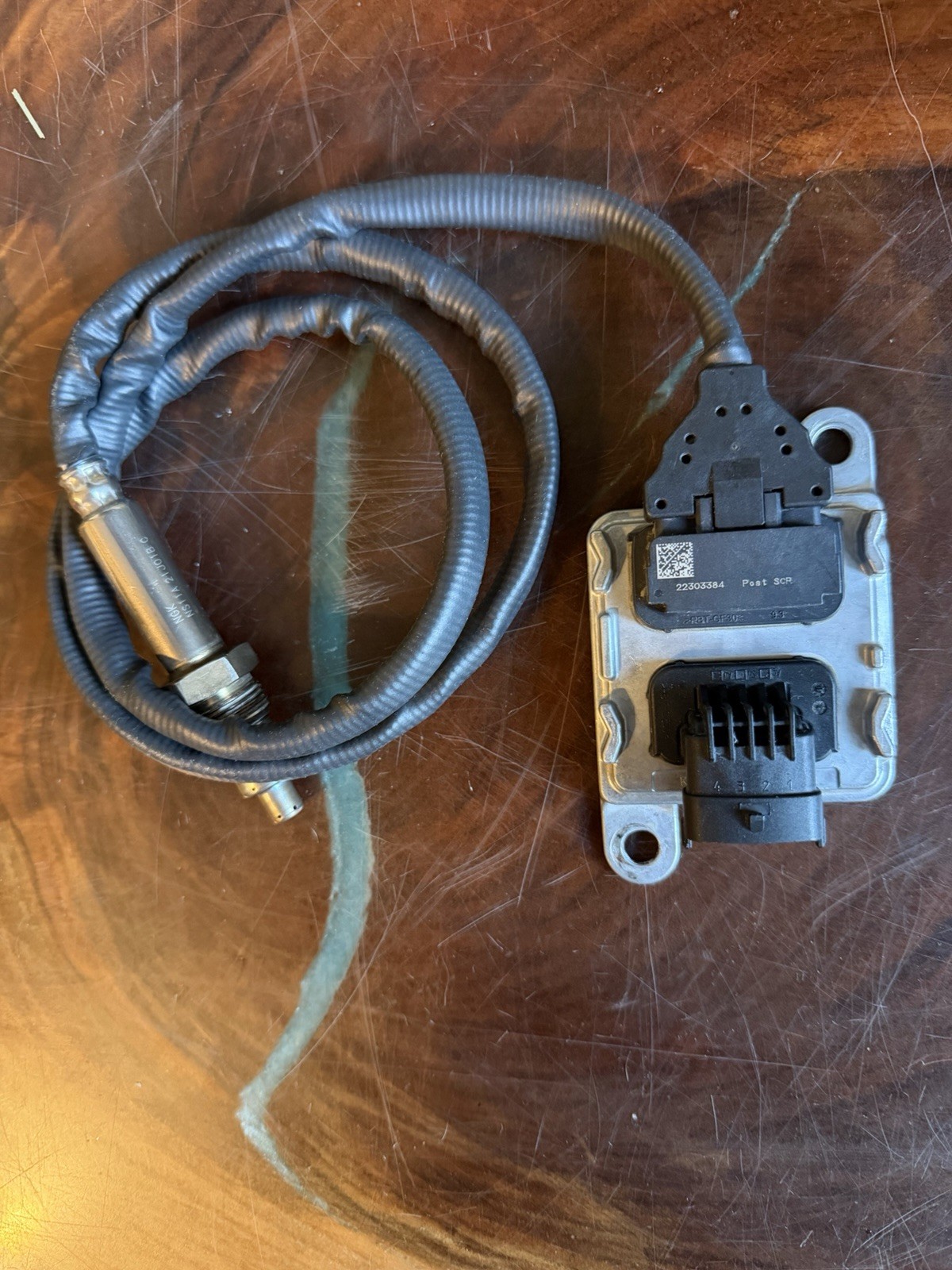 Volvo Truck 22303384 NOx Sensor SCR outlet Genuine Volvo Used (Low Engine Hours)