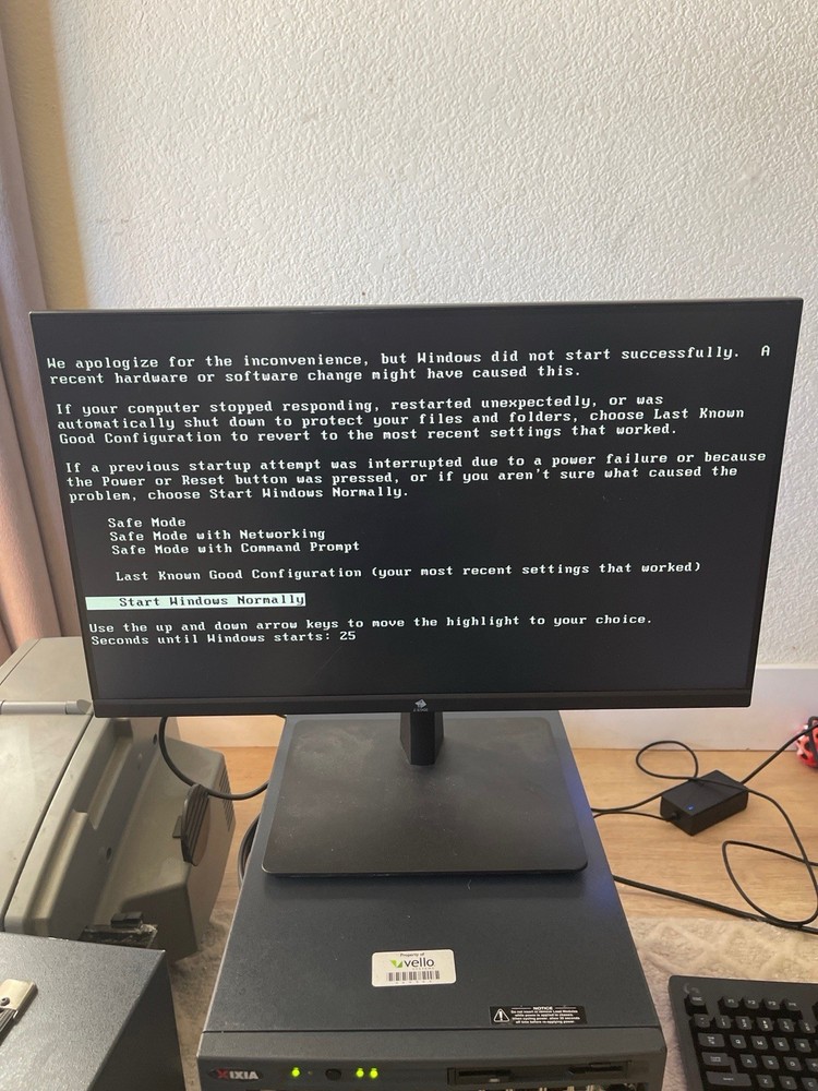 Ixia 400T Traffic Generator Performance Analyzer w/ Modules – Powers On