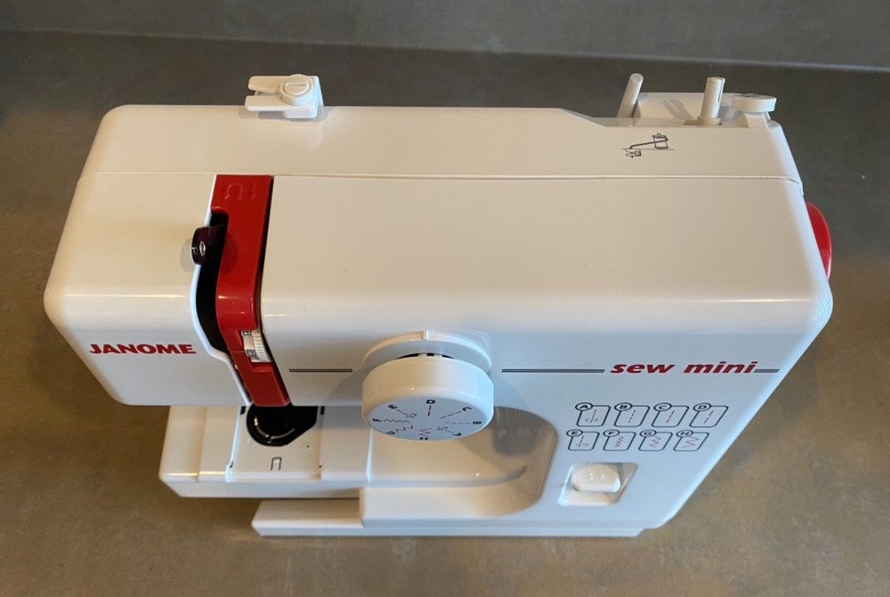 Janome Sew Mini Sewing Machine Compact Portable w Pedal **UNTESTED**