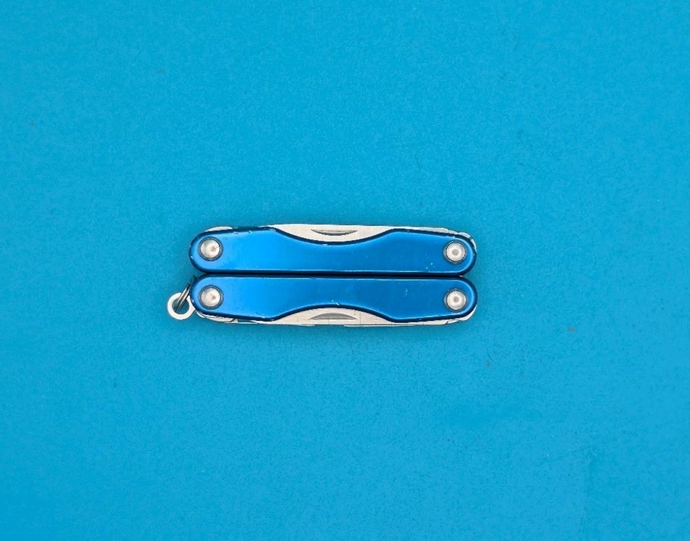 Leatherman Squirt S4 Multi-Tool, Key Ring, Retired, BLUE!