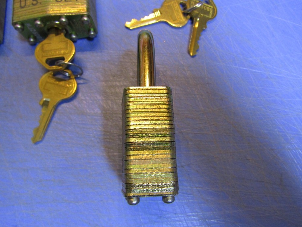4 Master Lock DG Padlock US SET Keyed Different Hardened Key retained when open