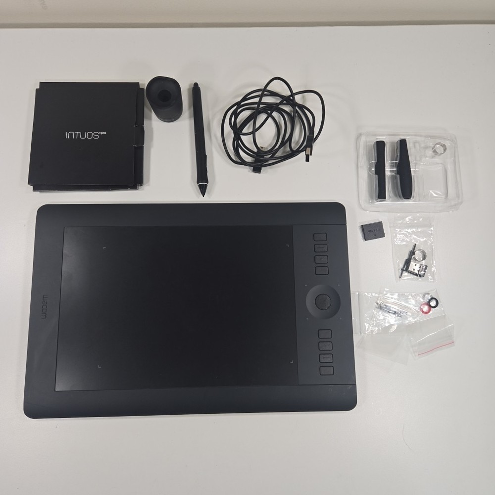 Wacom PTH-651 Intuos Pro Medium Creative Pen & Touch Tablet w/ Wireless Function