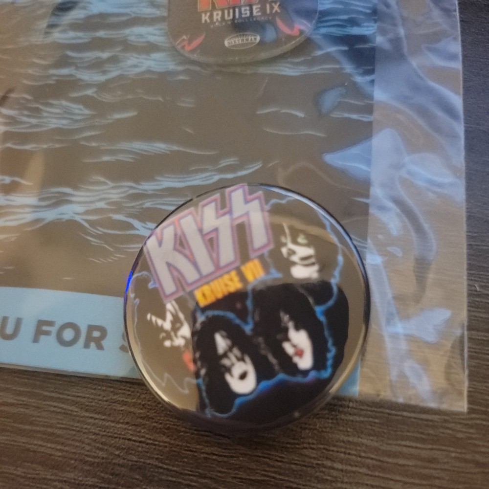 KISS Kruise lot Laminate dog tag and button