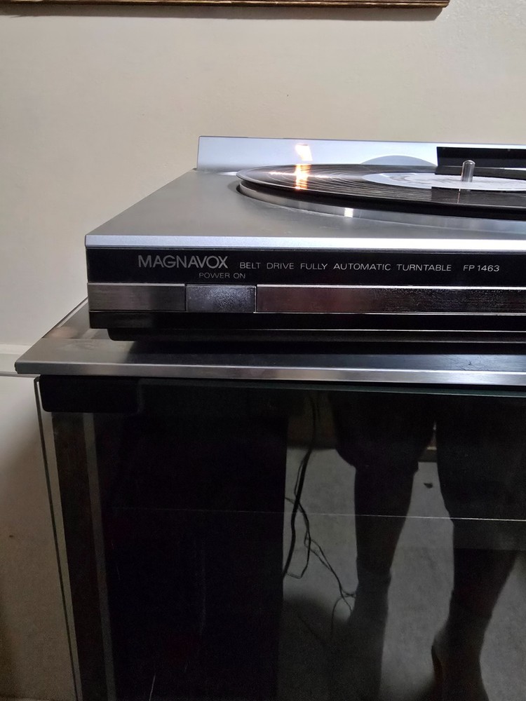 Magnavox FP1463 Turntable