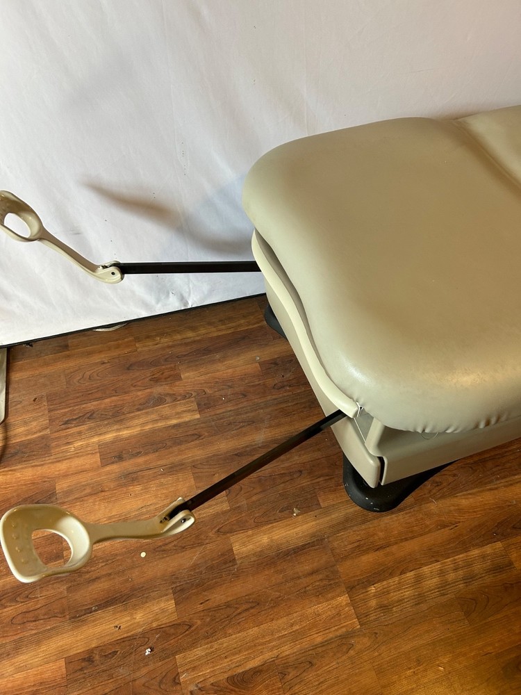 Midmark 625-001 Power Exam Table