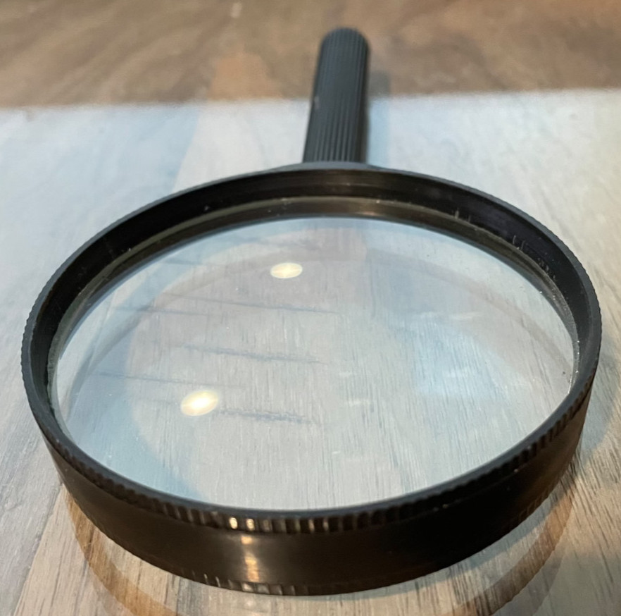 Excellent Condition Vintage Magnifying Glass