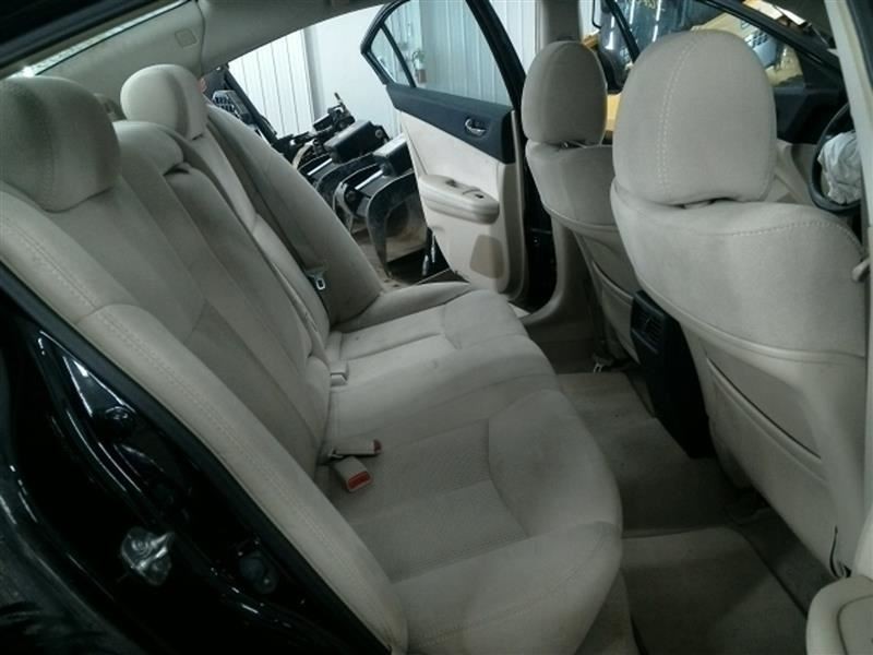 MAXIMA 2013 High Mounted Stop Light 104650029