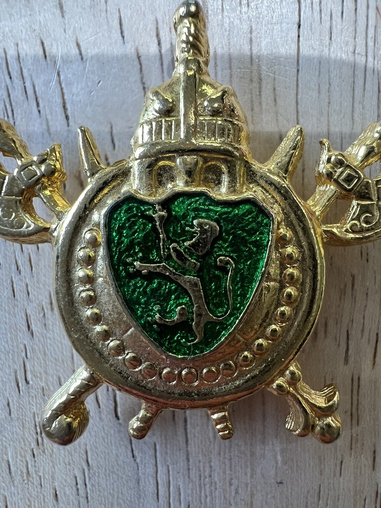 Vintage Lion Shield Button Cover Unknown