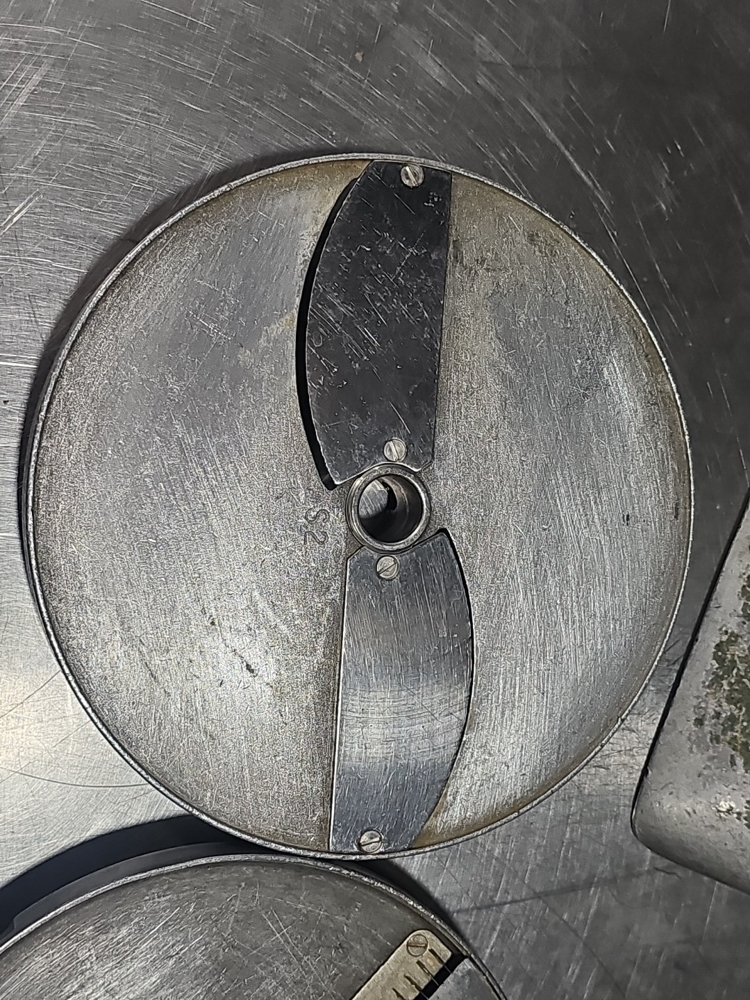 Mannhart MV 80 Commercial Food Processor With 6 pc Disc Attachment Set