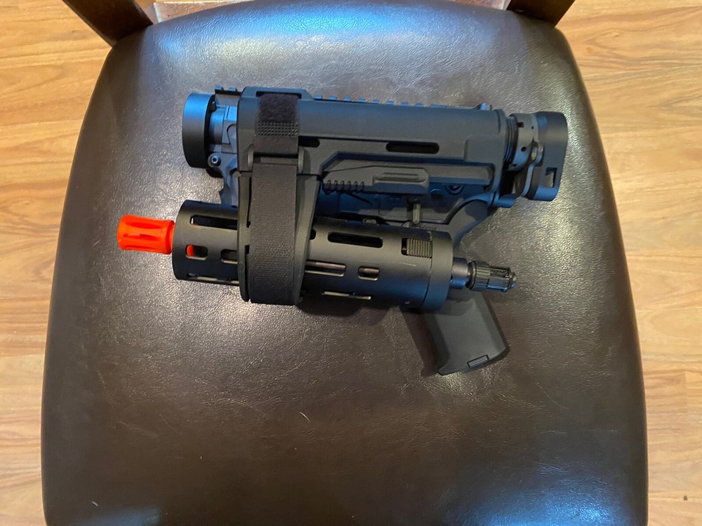airsoft gun
