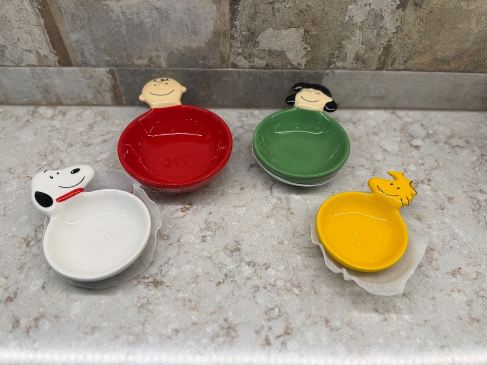 Hallmark Peanuts Ceramic Measuring Cups..